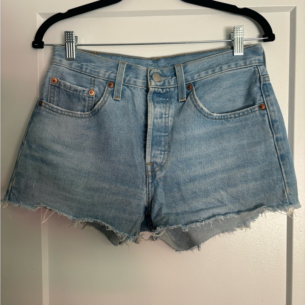 Levi’s 501 high waisted light wash denim short. Size women’s 26